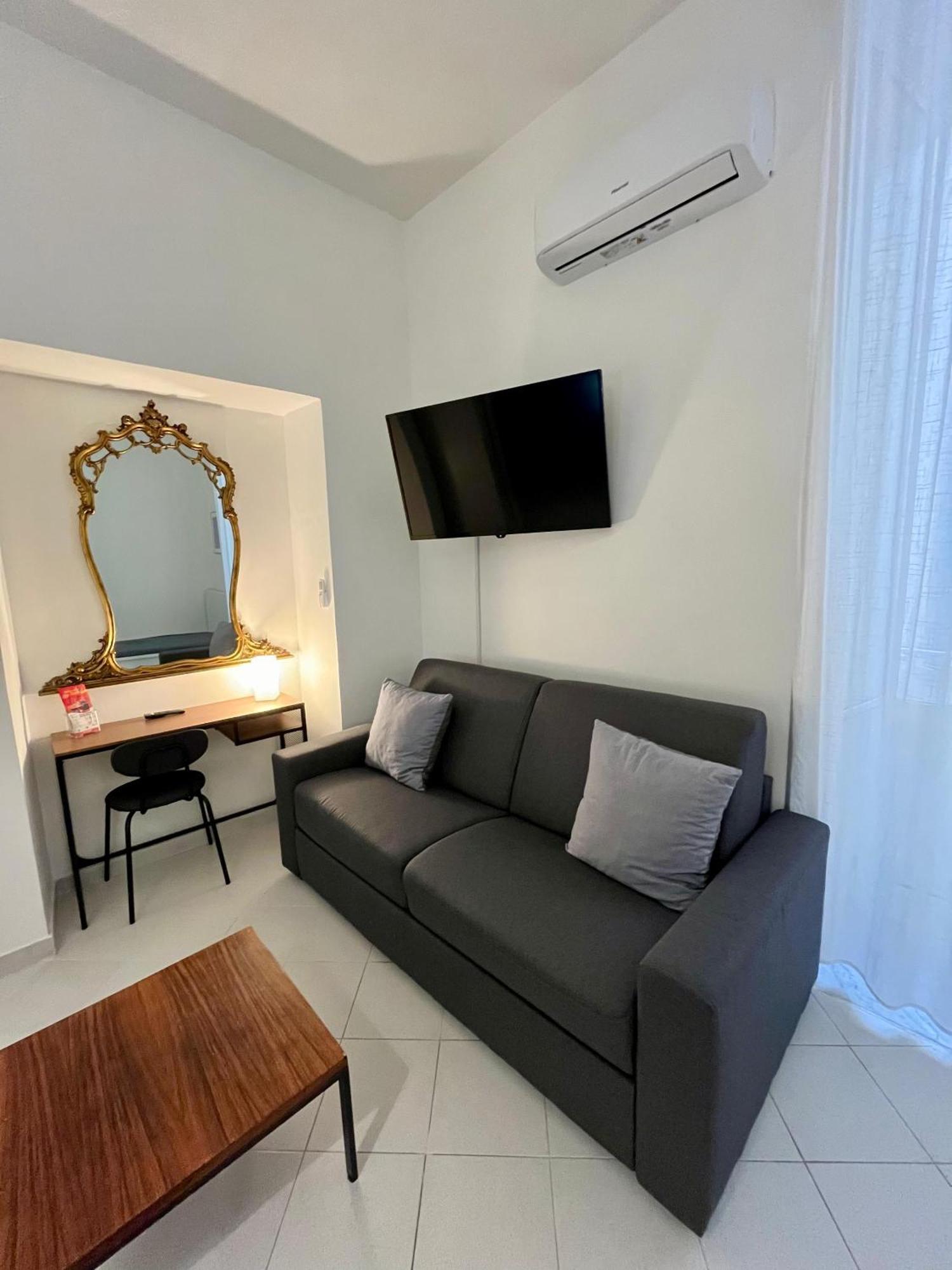 Pop Santa Chiara Bed & Breakfast Napoli Eksteriør bilde